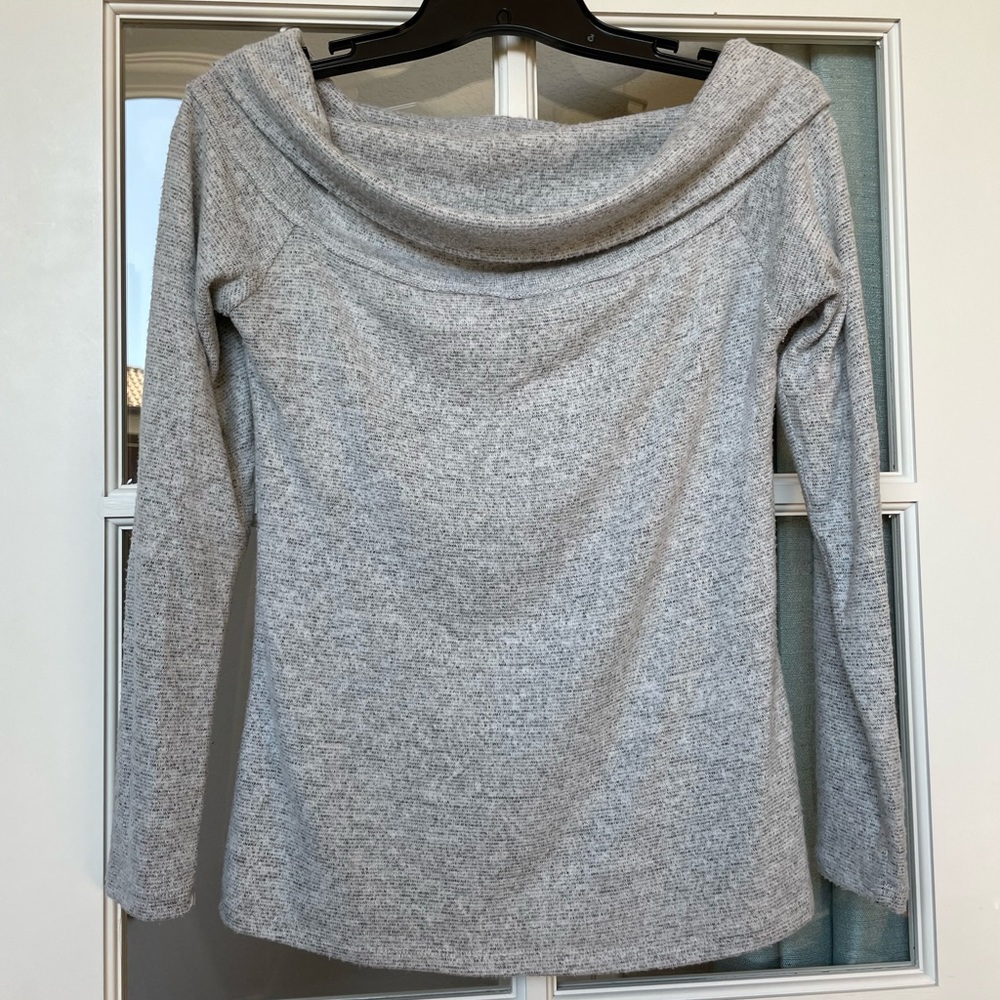 Lightweight fleece off/on the Shoulder Top.